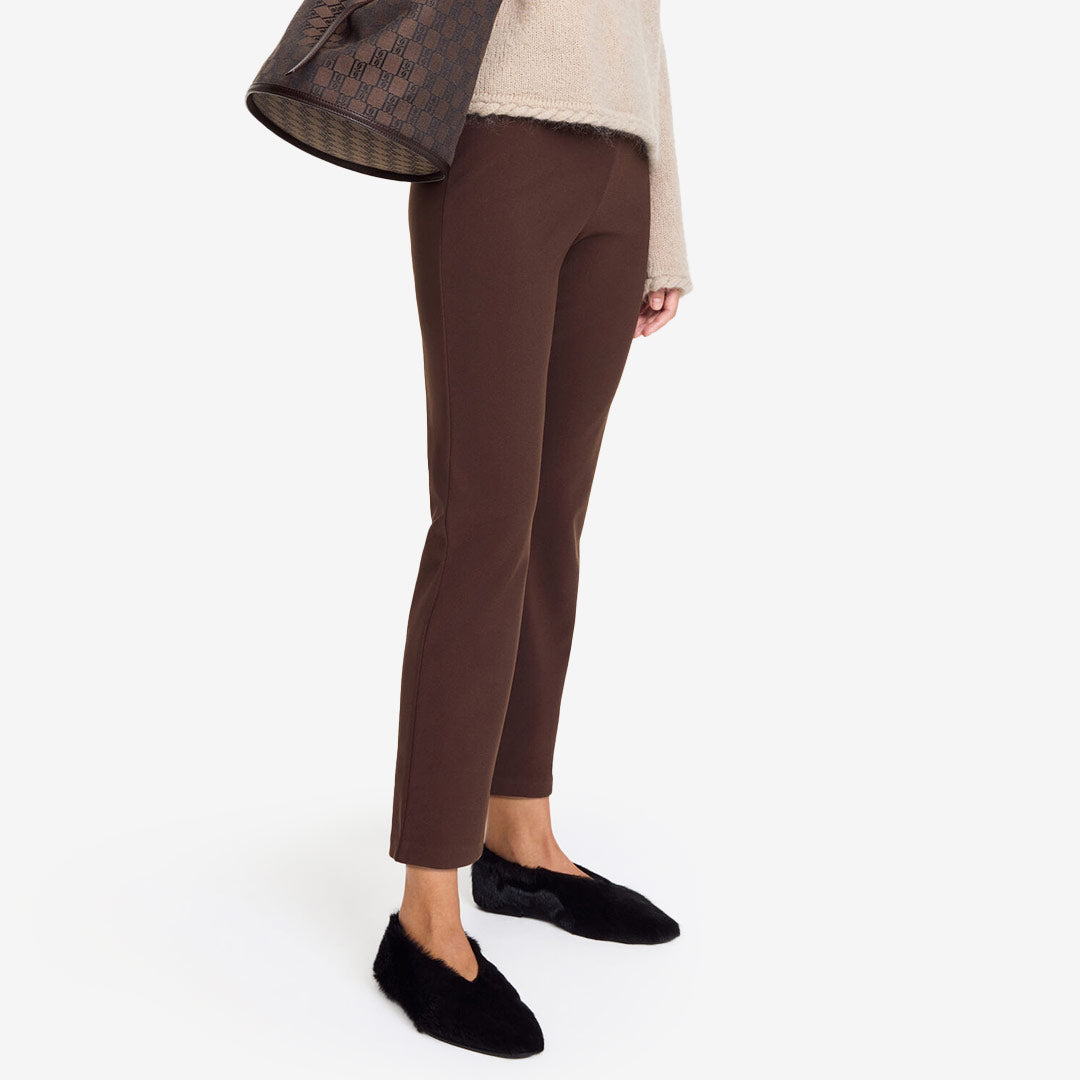 By Malene Birger Vilea Cropped Trousers – bruna croppade byxor i återvunnen polyester