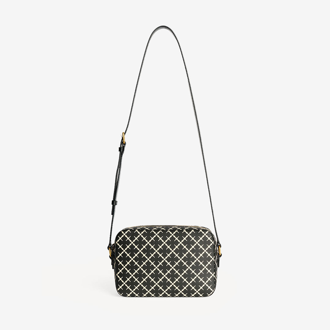 By Malene Birger Lolla Crossbody Bag – svart crossbody-väska i Signature Flower-print med gulddetaljer