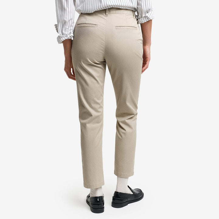 SLIM CHINOS
