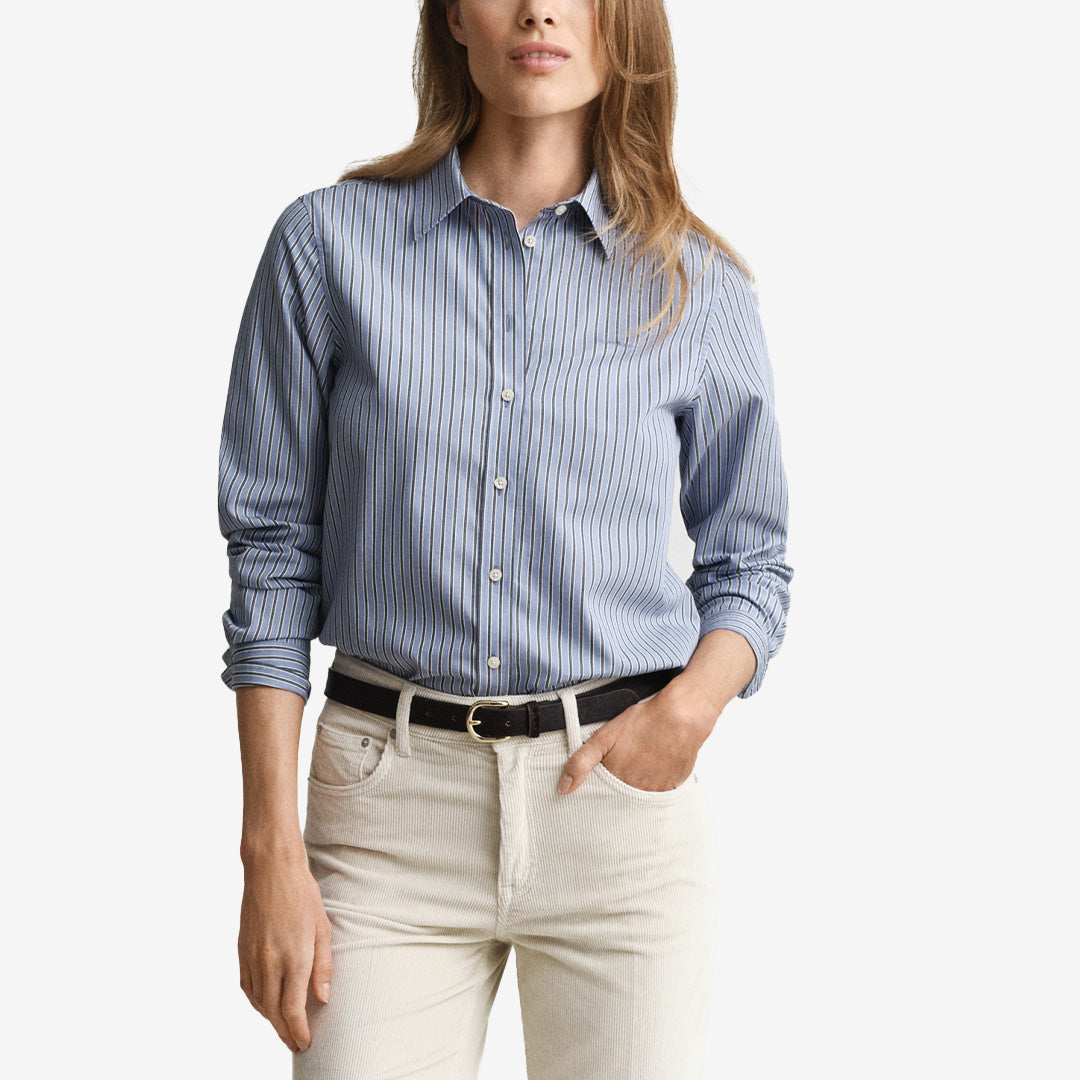 Gant Classic Poplin Striped Shirt i Faded Denim med garnfärgade ränder och bröstficka