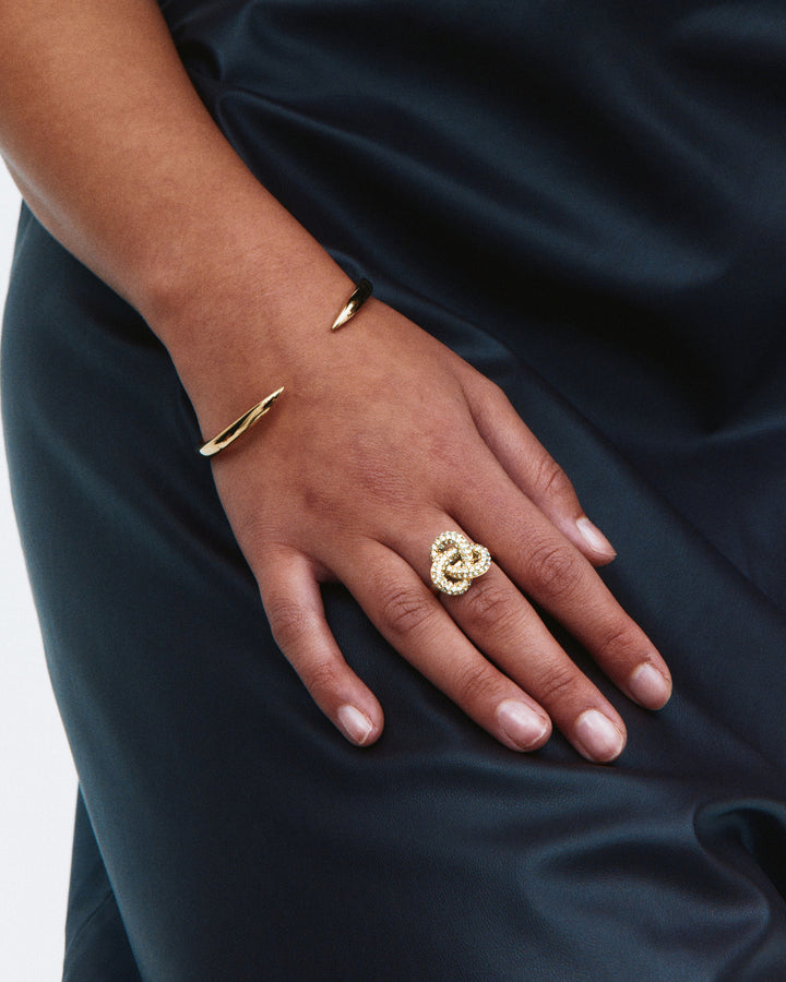 Infinity Knot Sparkle Ring L Gold