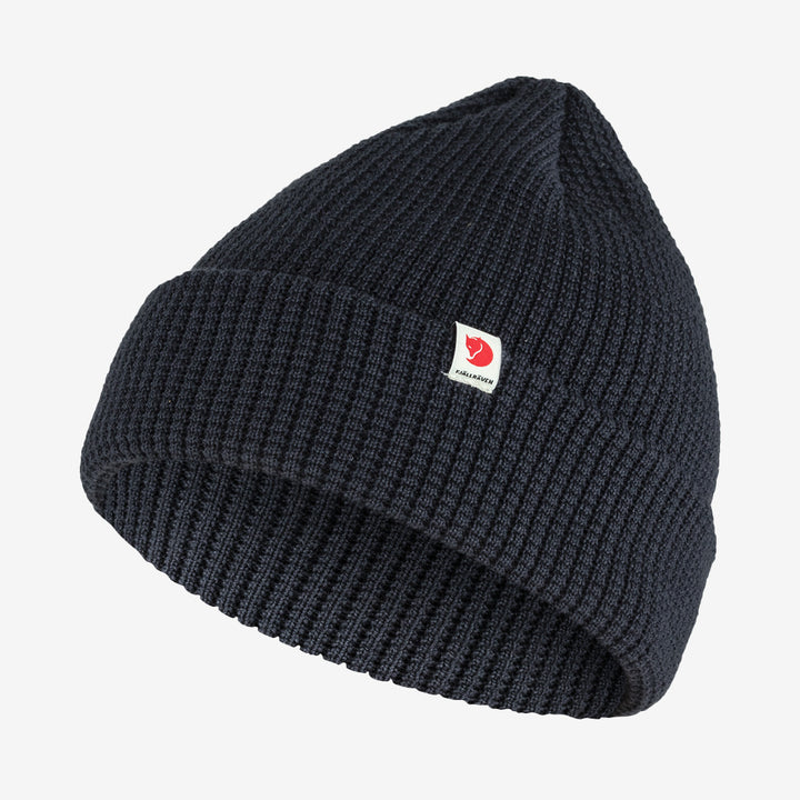 Fjällräven Tab Hat i marinblå – mössa i återvunnen polyester med uppvikt kant