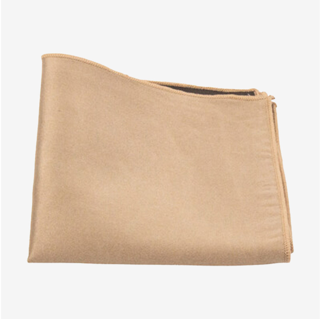Sandfärgad bröstnäsduk i siden – Mälaren Hankie N429