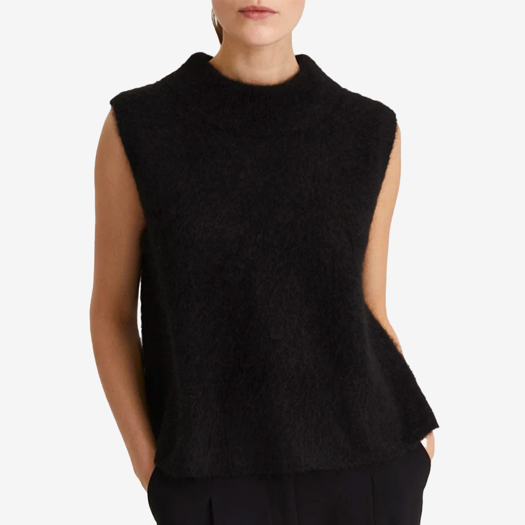 Nellie Top – ärmlös damtopp i mohairblandning med boxig passform och bred polokrage från Stylein