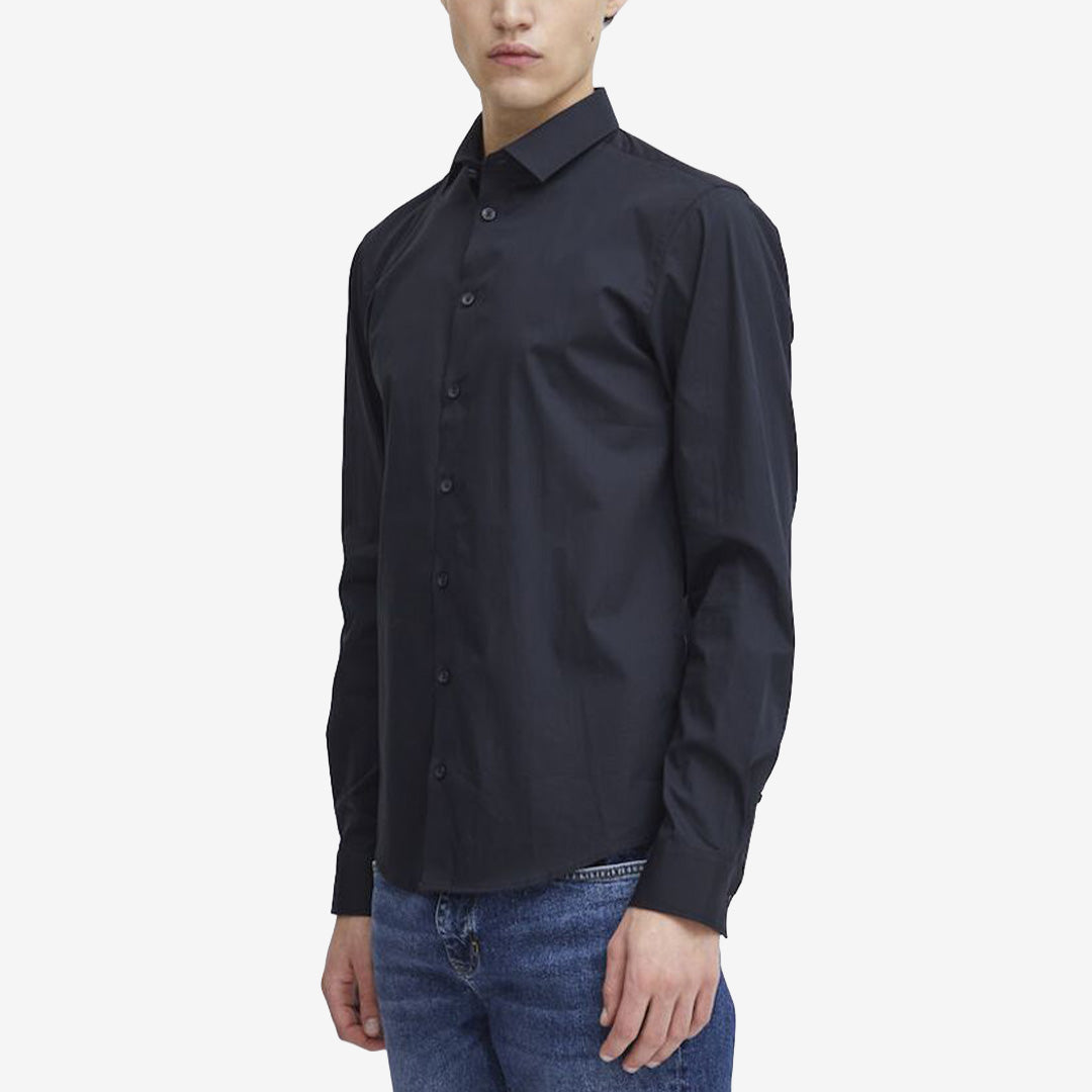 Svart kostymskjorta Palle med smal passform i elastisk bomullsblandning