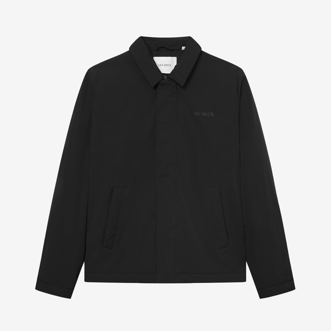 Svart vadderad vinterjacka för herr från Les Deux – Idris Padded Jacket med hög krage

