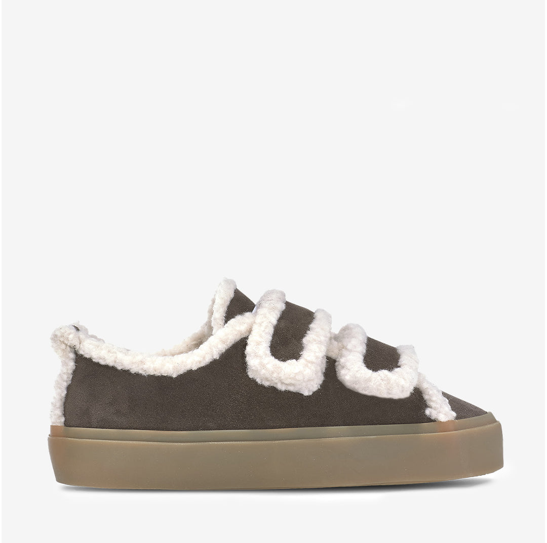 Brun INUIKII Shearling Low Velcro vintersko med kardborre och shearlingfoder