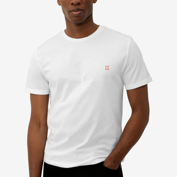 Vit Nørregaard T-Shirt i 100% bomull med klassisk passform