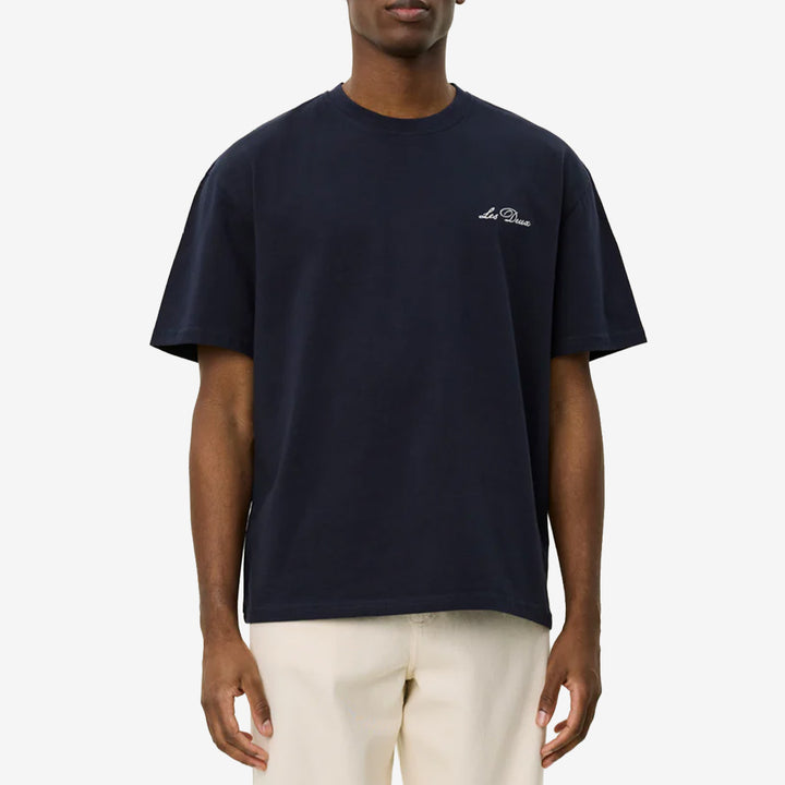 Blå Crew T-Shirt i oversize med vit logga på bröstet, tillverkad i 100% bomull