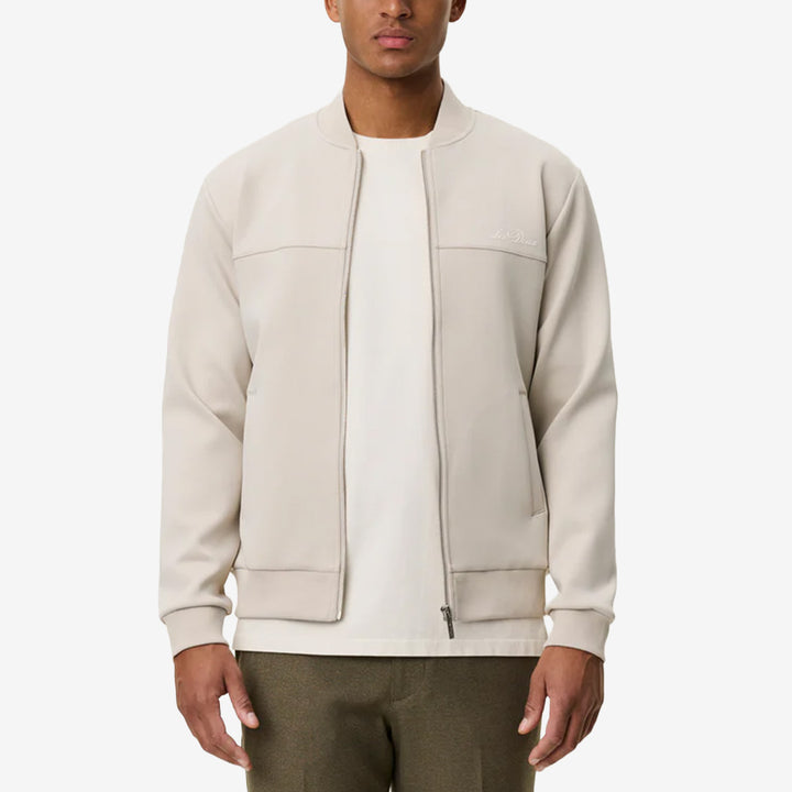 Ballier Crew Jacket i Light Sand med dragkedja, catalina-krage och passpoalfickor framtill