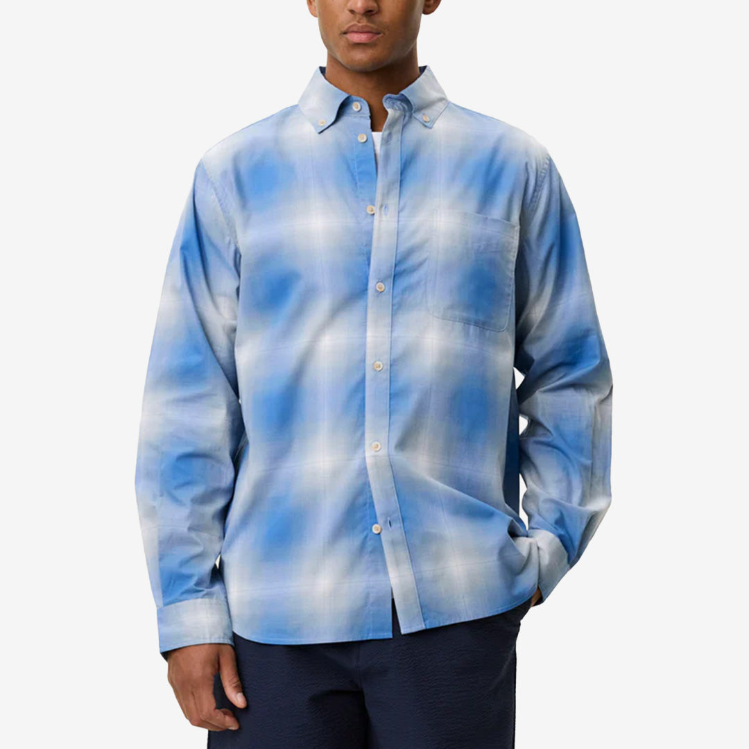 Kent Shadowcheck Shirt i Palace Blue med knappkrage och bröstficka