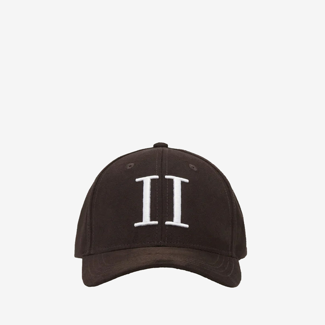 Encore Suede Baseball Cap i Turkish Coffee Brown i fuskmocka med 3D-broderad logotyp och justerbar snapback