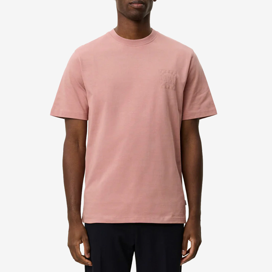 Ben Goods T-Shirt i Ash Rose Pink med ton-i-ton tryck på bröstet och kontrasterande tryck på ryggen