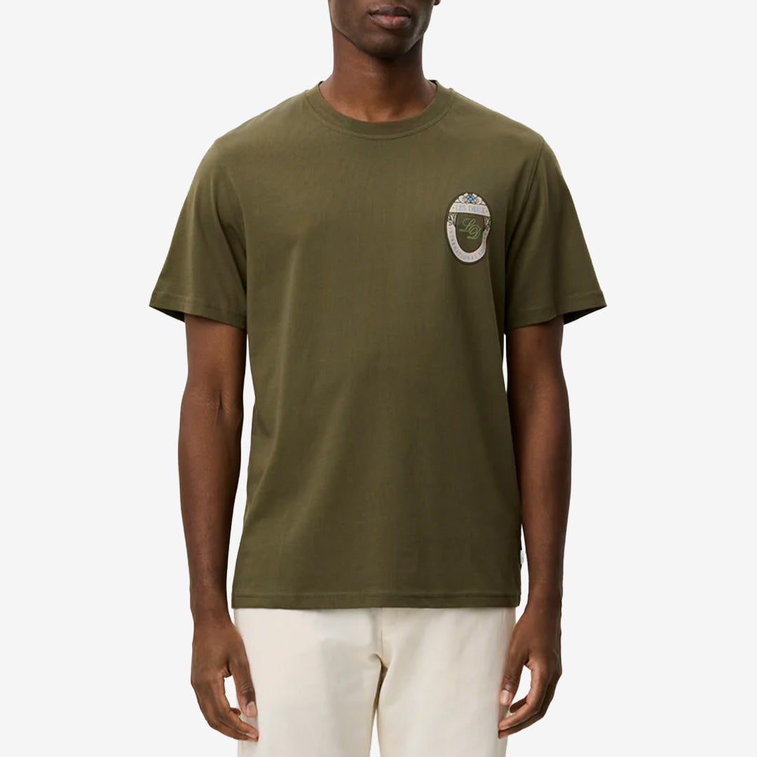 T-shirt Brady Emblem i Olive Night Green med blomemblem på bröstet