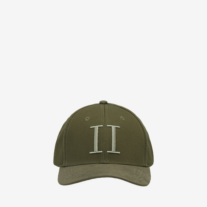 Les Deux Core Baseball Cap i Olive Night med broderad logotyp, tillverkad i bomull och justerbar passform.
