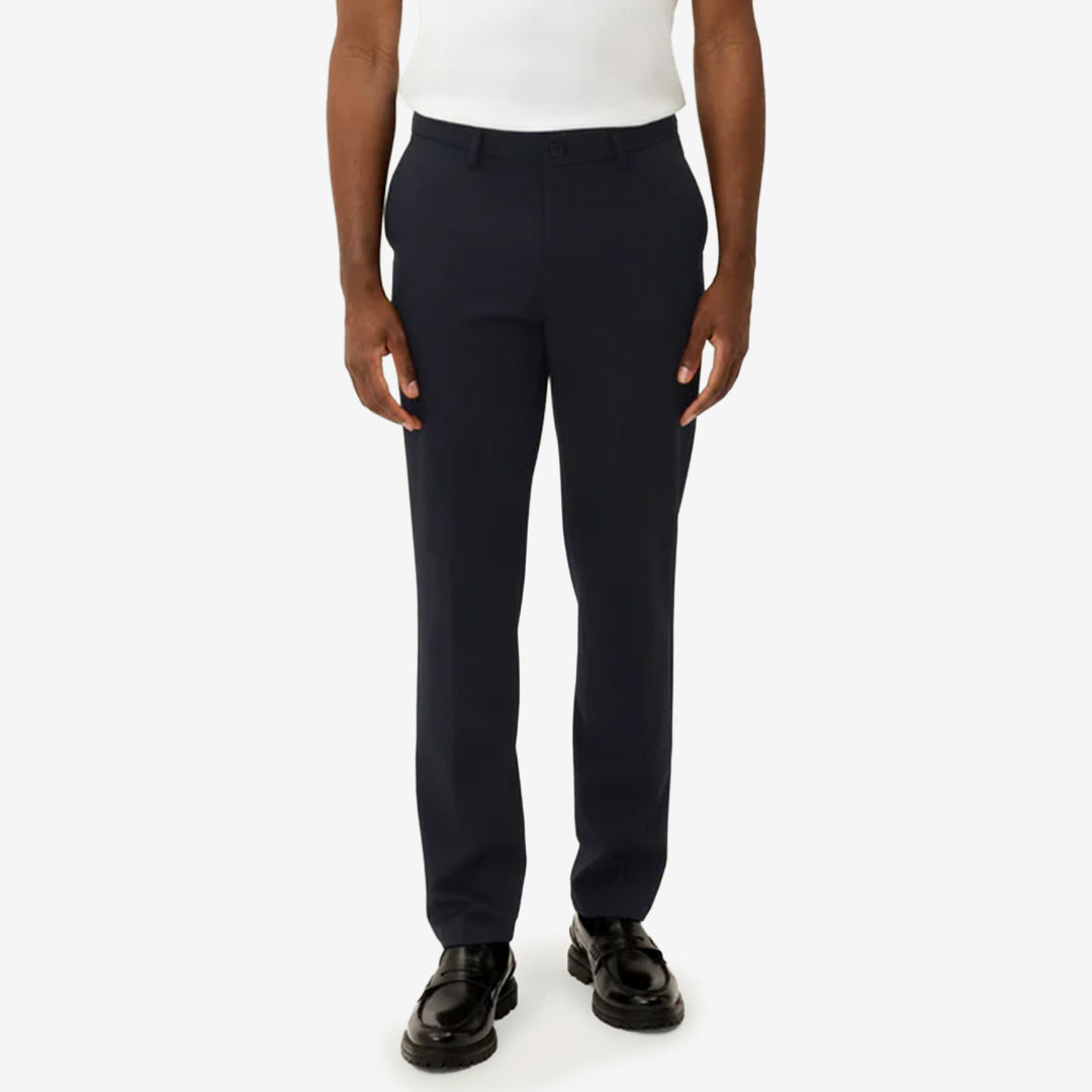 Marinblå kostymbyxor från Les Deux med pressveck och regular passform