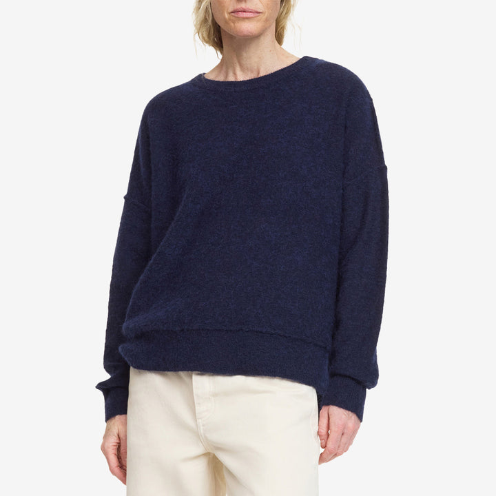 Stickad tröja i färgen Night Sky tillverkad i ull och mohair.