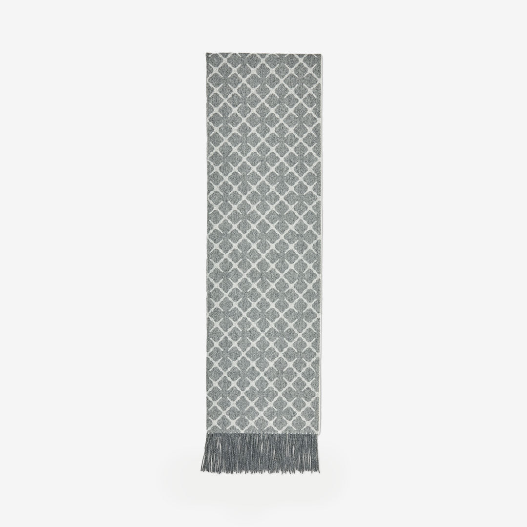 By Malene Birger Ortega gråmelerad halsduk med Signature Flower-mönster 101972