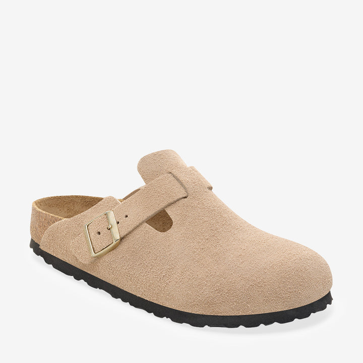 Slip-in skor Boston LEVE i mocka i färgen Sandcastle med korkfotbädd