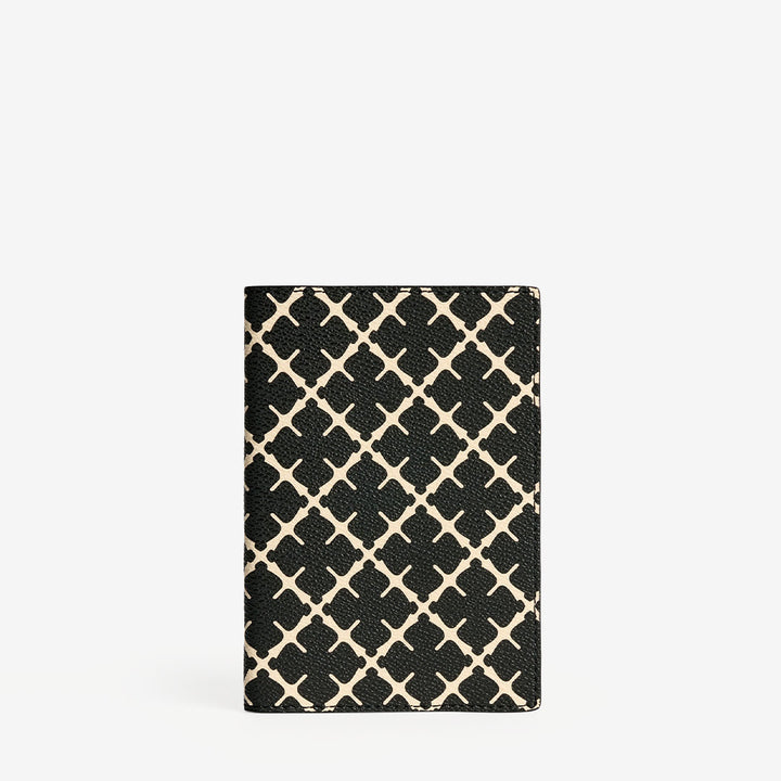 By Malene Birger Ivy Passport Holder – svart passfodral med Signature Flower-print och fickor