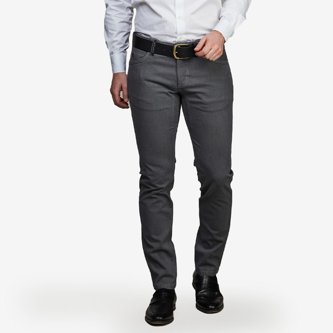 Hansen & Jacob 5-PKT Cut’n Sew Sartorial Stretch byxa i mörkgrått med skräddad passform.

