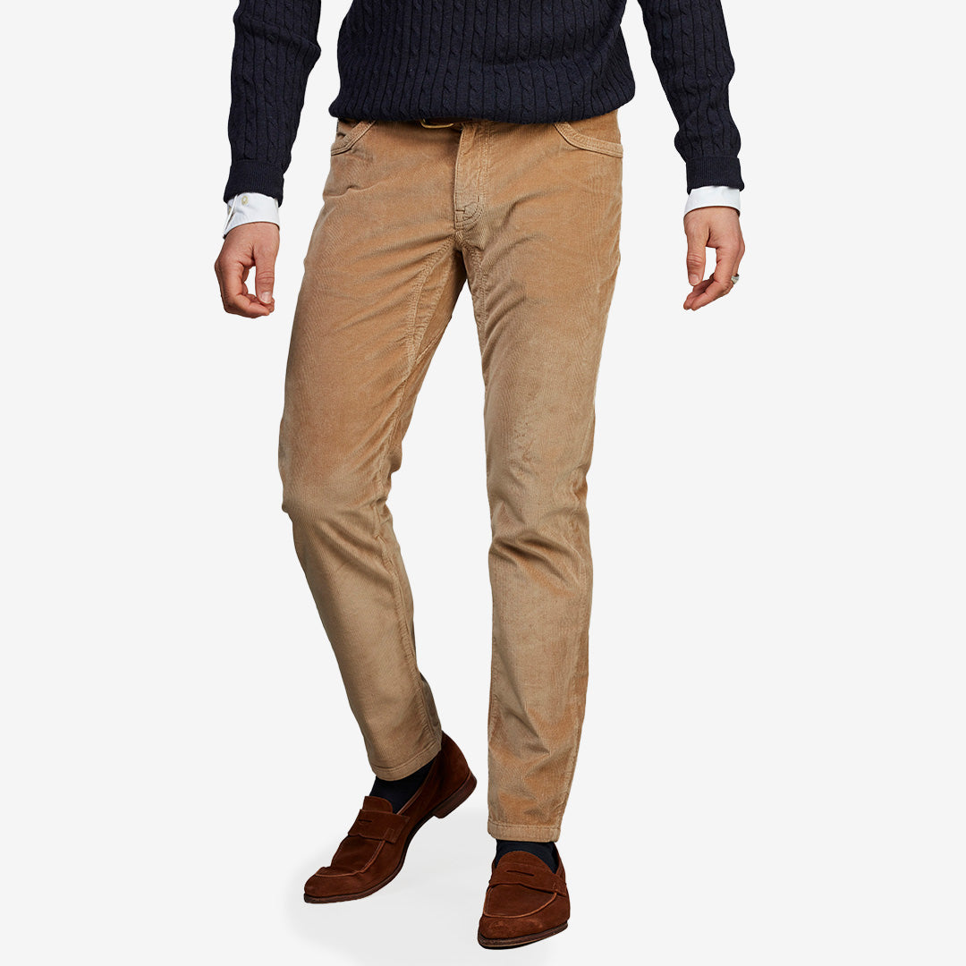 5-Pkt Cutn Sew Enso Cord Beige manchesterbyxa med stretch och klassisk femficksdesign från Hansen & Jacob
