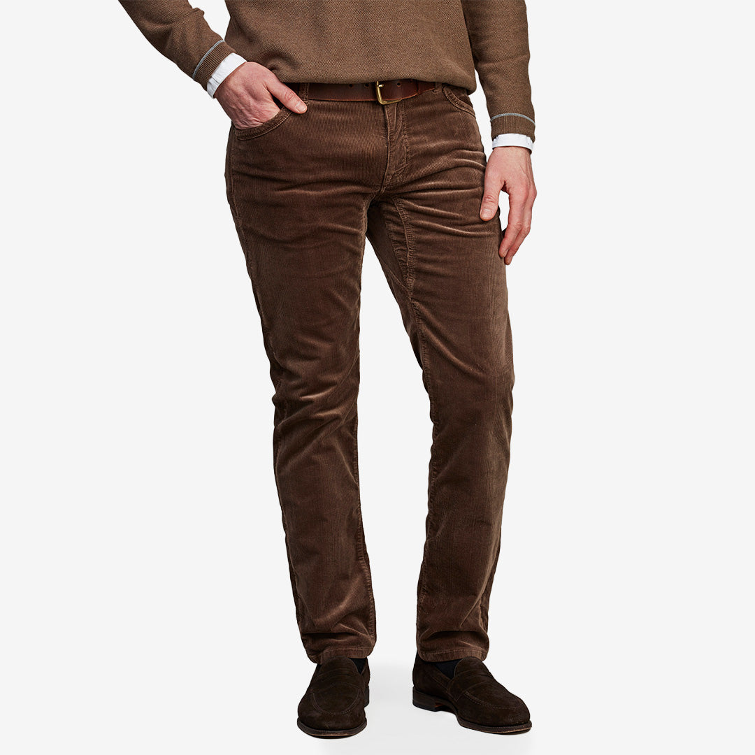 5-Pkt Cutn Sew Enso Cord Lt Brown manchesterbyxa med stretch och klassisk femficksdesign från Hansen & Jacob
