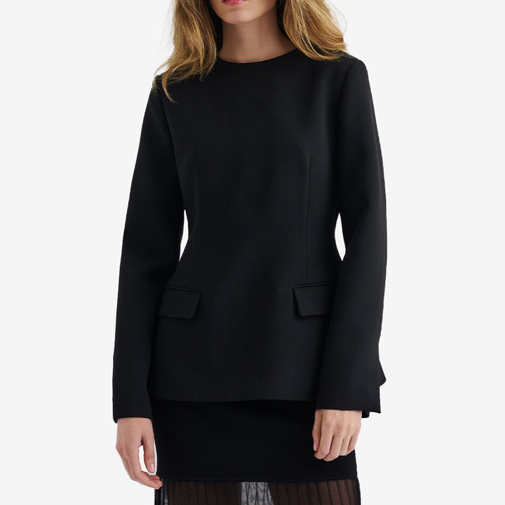 Athina svart långärmad blus från Malina – elegant och figurnära passform