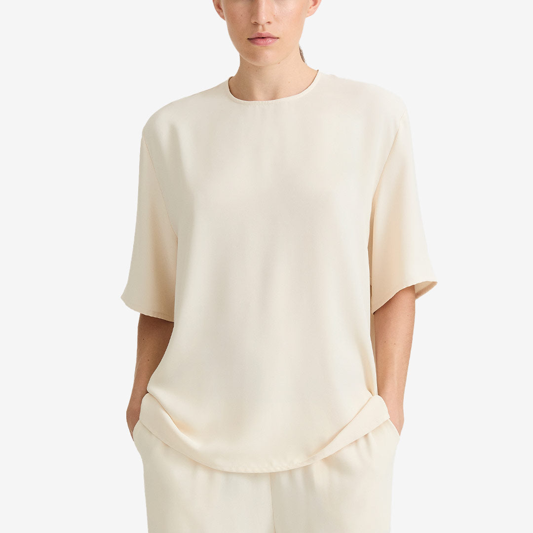 Stylein Martano Blouse – oversize blus i matt crepe med nyckelhålsöppning bak