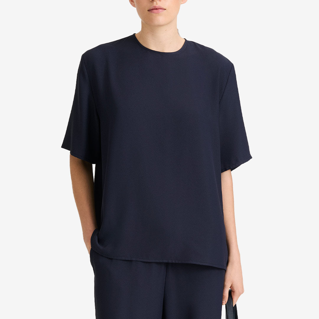 Stylein Martano Blouse – oversize blus i matt crepe med nyckelhålsöppning bak