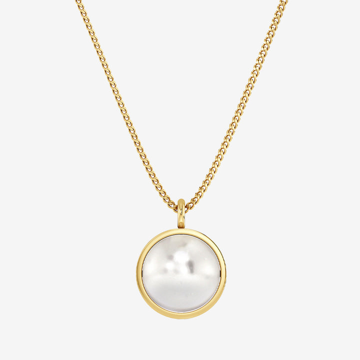Gabrielle halsband i blank 14K guldplätering med tunn kedja och pärlemorpärla