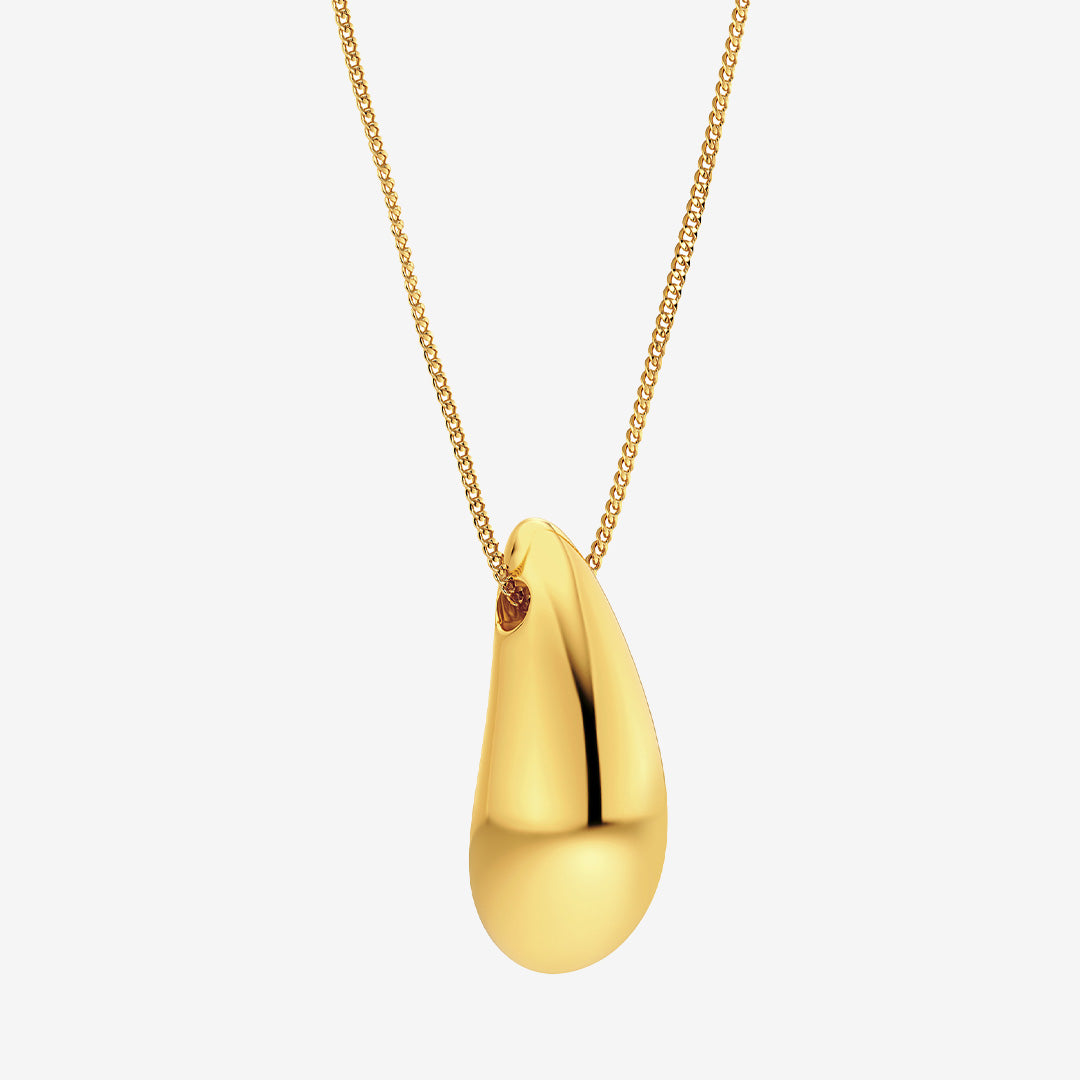 Harmony necklace gold – halsband i 14K guldplätering med droppformat hänge och genomgående kedja