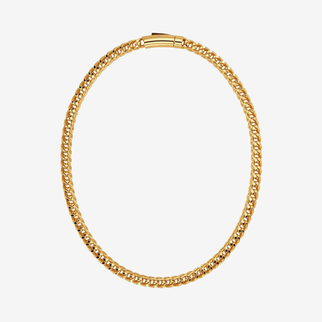 Spiga Chain Necklace Gold, guldpläterat halsband i rostfritt stål med kraftig kedja och böjt spänne