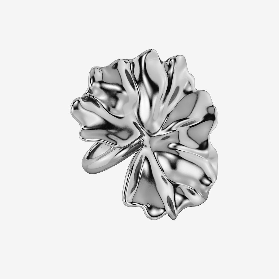 Gerana Ring Steel ring i blankt rostfritt stål med stiliserat blomblad