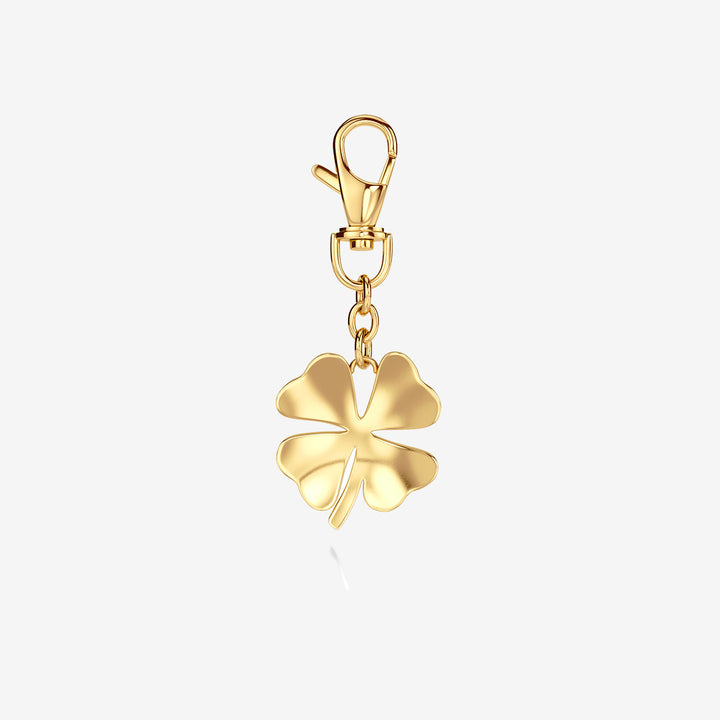 Lucky bag charm gold – blank fyrklöver i 14K guldplätering som väskaccessoar