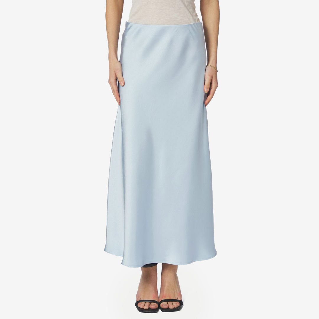 Neo Noir Bovary Skirt light blue lång satin kjol för dam med snedskuren passform