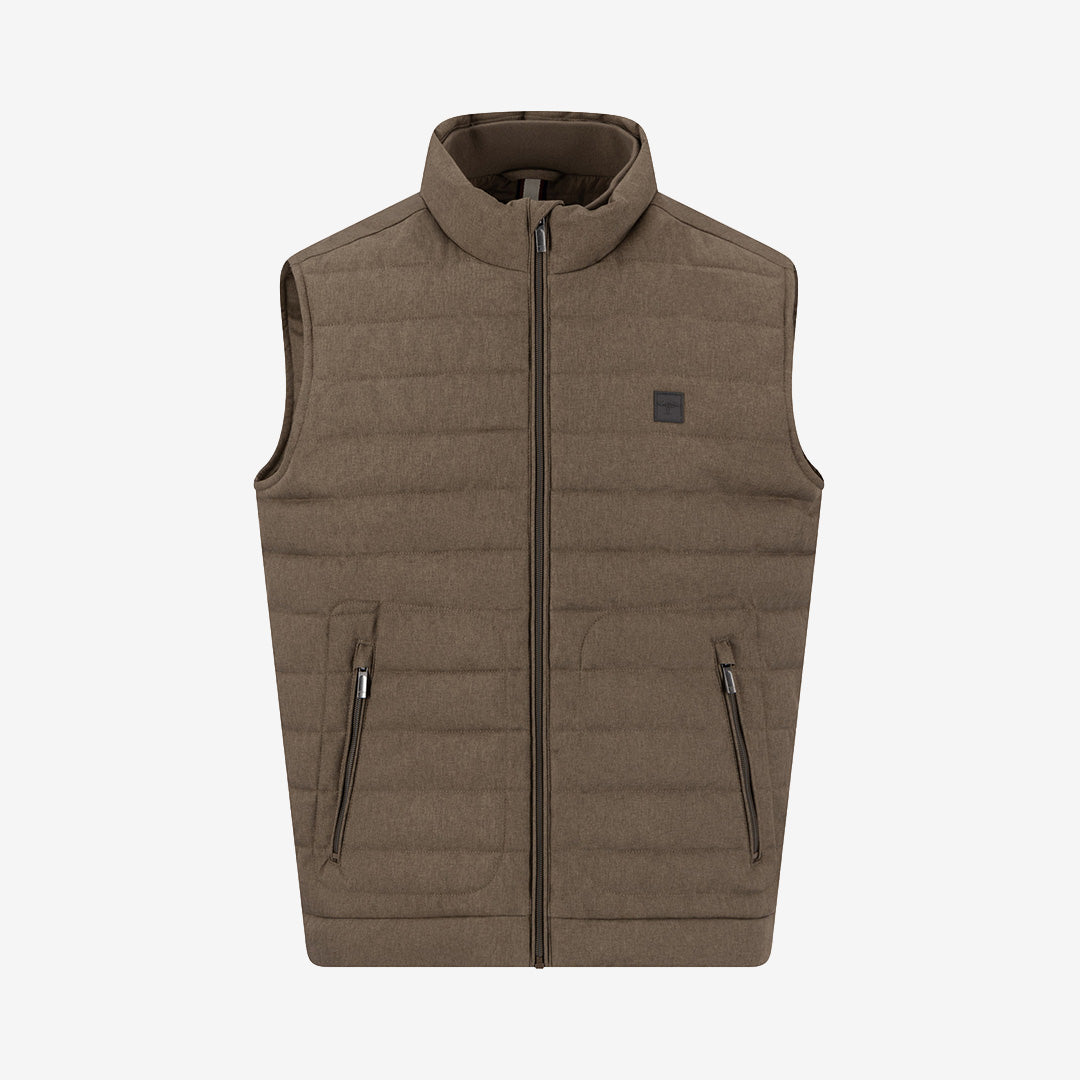 Fynch Hatton Melange Vest väst i Earth med melerad struktur och stilren design.