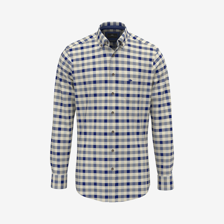 Fynch Hatton Herringbone Check B.D. skjorta i Air Blue med klassiskt rutmönster och button down-krage.