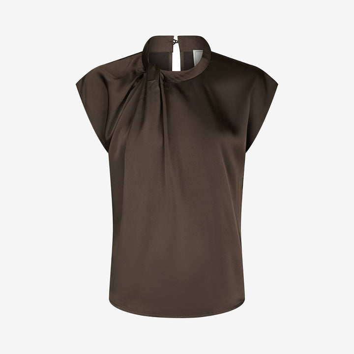 Fleur mörkbrun blus i satin med knutdetalj vid halsen