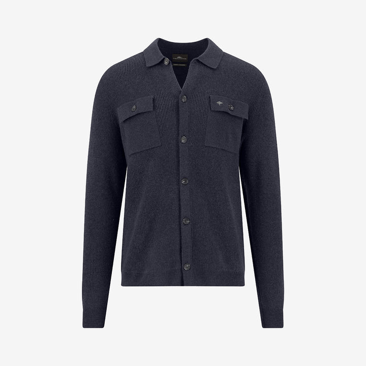 Fynch Hatton Buttoned Cardigan i Navy med knappstängning och mjuk kvalitet i ull och kashmir.