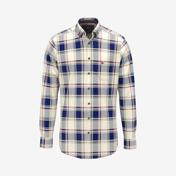 Fynch Hatton Herringbone Check B.D. skjorta i Ink Blue med klassiskt rutmönster och button down-krage.