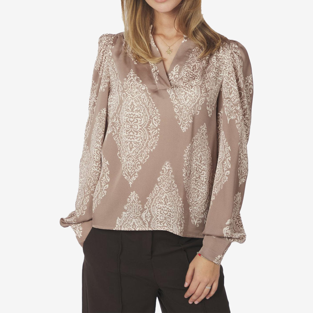Neo Noir Rosslyn Paisley Drop Blouse dark taupe satinblus för dam