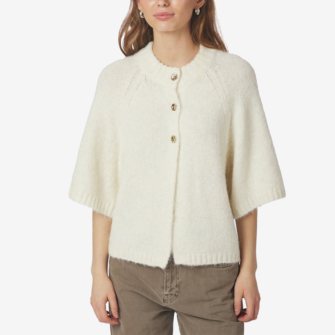 Benuta Fluffy Knit Cardigan i off white, boxig cardigan med knappar och vida ärmar i mjuk, fluffig kvalitet.