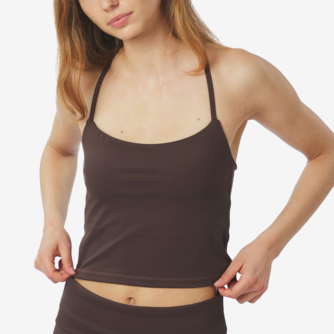 Tirri top chocolate brown – sportig kroppsnära topp i stretchigt chokladbrunt material