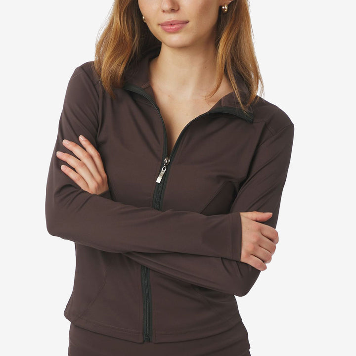 Nolana zip blouse chocolate brown – sportig blus med dragkedja och uppstående krage i chokladbrunt