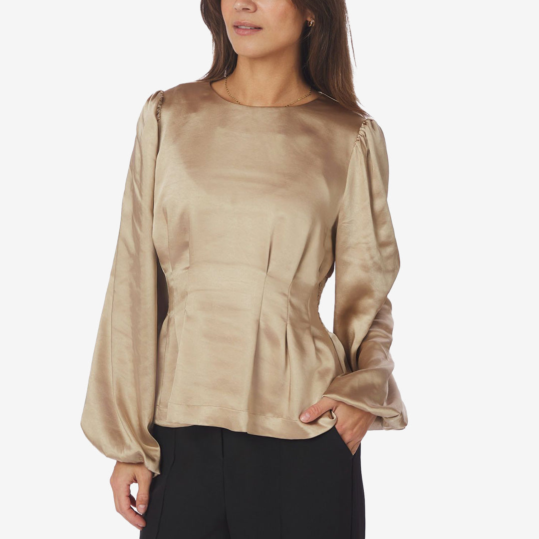 Vanya crushed sateen blouse gold – guldig blus i glansigt satin med krossad struktur