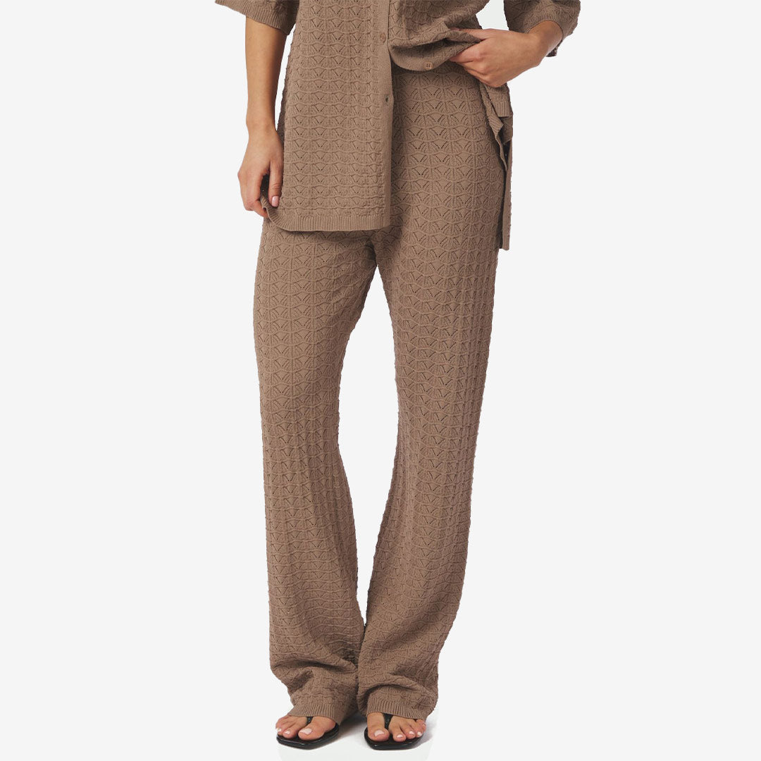 Neo Noir Rizzy Fine Crochet Pants taupe virkade byxor för dam med vida ben