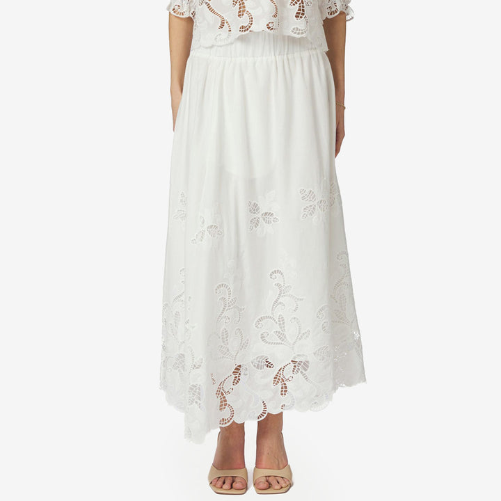 Neo Noir Yara Long Emb Skirt white broderad midikjol för dam med hög midja