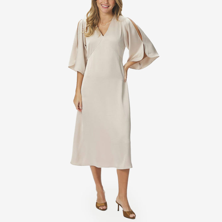 Neo Noir Remara Heavy Sateen Dress champagne elegant klänning för dam med v-ringning