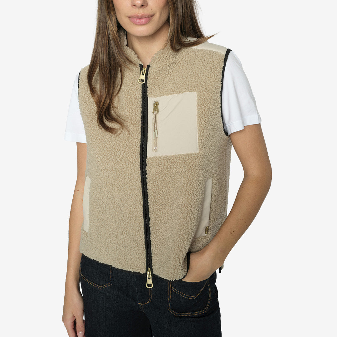 Mos Mosh 179570 MMRowe Eli Teddy Vest i Feather Gray med avslappnad passform och teddystruktur för dam